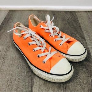 Converse All Star Unisex Youth Size 3 Orange Canvas Low Top Shoes Sneakers